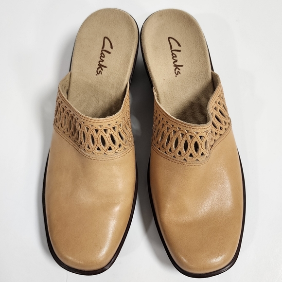 Clarks laser-cut tan leather slip-on mules womens size 9 - Picture 6 of 14
